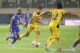 Semen Padang kalahkan PSBS 2-0, Guillermo Fernandez borong gol