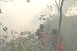 Tim gabungan berjibaku padamkan karhutla pada empat lokasi di Riau