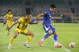 Semen Padang menang atas PSBS