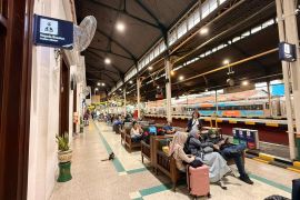 Hari ke-20 Ramadan, sebanyak 305.701 tiket KA Lebaran telah terjual dari wilayah KAI Daop 6 Yogyakarta