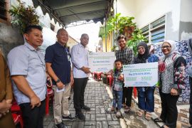 Wali Kota Surabaya serahkan santunan korban kecelakaan gondola