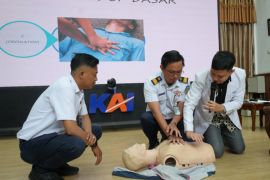 KAI Palembang bekali petugas latihan P3K jelang Angkutan Lebaran 2026