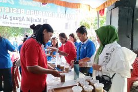 WKRI siapkan menu buka puasa bagi 400 jamaah Masjid Al-Aqsha Sentani