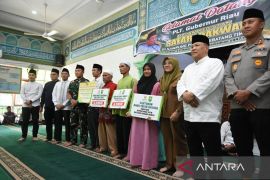 Safari Ramadan Pemprov Riau di Siak, BRK Syariah Salurkan Bantuan untuk Masjid