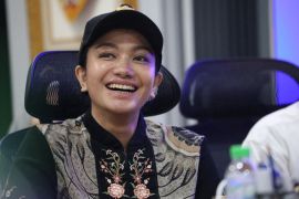 Bupati Dharmasraya Annisa mintak pencairan TPP-THR dipercepat