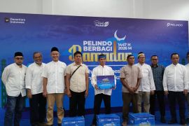 Ramadhan Berbagi, Pelindo Pangkalbalam serahkan 1.000 paket sembako gratis
