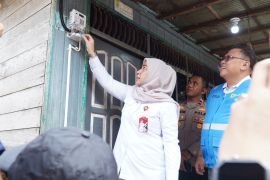 Program donasi pegawai PLN hadirkan sambung listrik gratis bagi 2.533 keluarga prasejahtera