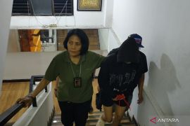 Ibu empat anak nekat curi uang di minimarket kawasan Gang Songsai Jakbar