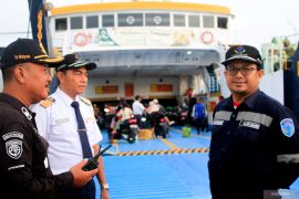 Operator feri lintasan Situbondo-Madura intens koordinasi dengan BMKG