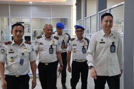 Kakanwil Imigrasi Sulut tegaskan nol toleransi untuk pungli