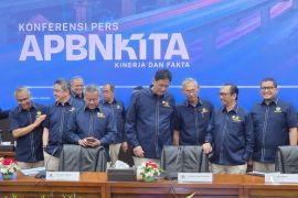 Depresiasi rupiah sejak perang Iran lebih baik dari negara lain