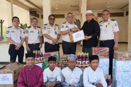 Imigrasi Aceh gelar bakti sosial Ramadhan, pererat ukhuwah berbagi dengan masyarakat