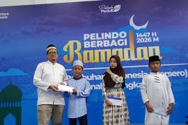 PT Pelindo Pangkalbalam bagikan 4.500 takjil buka puasa