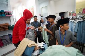 Pemkab Kediri ajak yatim belanja baju Lebaran