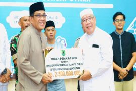 Pemkab HSU serahkan hibah Rp2,3 miliar untuk LPTQ HSU