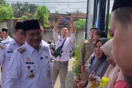 Pemkot Jambi-Sinsen beri 1.253 Paket Sembako untuk Petugas Kebersihan