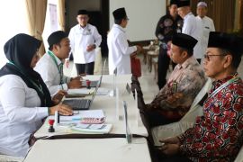 Baznas HSS gelar aksi keteladanan zakat pimpinan
