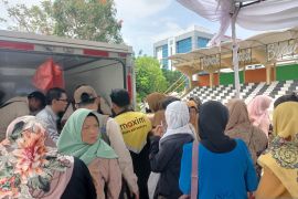 Bulog gelar bazar murah di OKU bantu warga penuhi kebutuhan Ramadhan