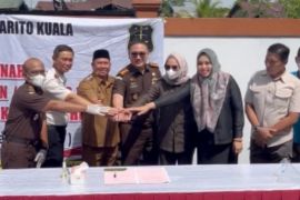 Ketua dewan hadiri pemusnahan barang rampasan berkekuatan hukum tetap di Kejari Batola