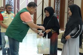 PLN UID Kalselteng Gelar Terang Berkah Ramadan, Sediakan 1.200 Paket Sembako Murah untuk Masyarakat