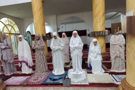 Beragam peribadatan warnai malam ganjil sepuluh hari akhir Ramadhan