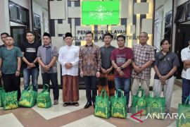 Konjen Tiongkok Surabaya salurkan paket Ramadhan ke ormas Islam Jatim