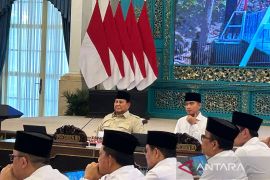 Prabowo: Krisis global disikapi waspada, rakyat harus tenang