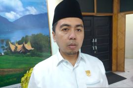 DPRD Agam dorong Pemkab laksanakan program masuk P1