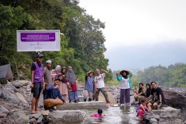 Amartha Empower salurkan bantuan logistik bagi 32.000 mitra UMKM terdampak bencana di Sumatera