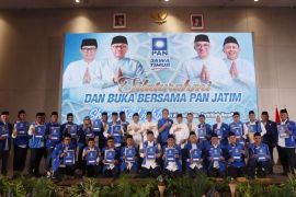 PAN Jatim serahkan SK Kepengurusan 27 kabupaten/kota