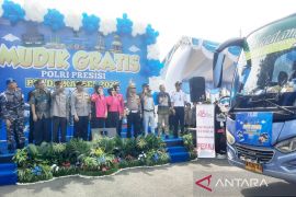 Polda Kalsel berangkatkan 617 pemudik pulang kampung gratis