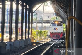 KAI tambah 61 penjaga perlintasan di Daop Semarang selama libur Lebaran 2026