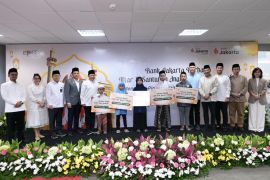 Bank Jakarta santuni yatim-dhuafa dan dirikan posko mudik