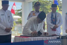 Pramono resmikan Dermaga Pelabuhan Dinas Perhubungan di Pulau Pari