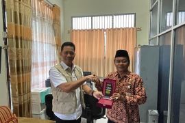 Mantan Plt Kadikpora Bangka raih penghargaan dari Densus 88