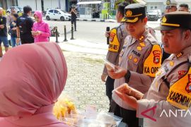 Polres Bangka gelar gerakan pasar murah di Kota Sungailiat