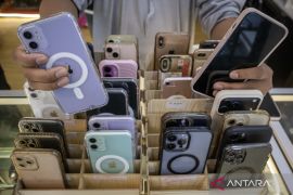 Apple dikabarkan turunkan spesifikasi iPhone 18 demi tekan harga