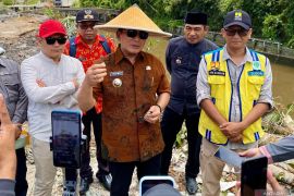 Pemkab Kubu Raya normalisasi sungai untuk cegah banjir
