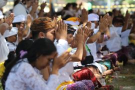 Upacara Melasti di Surabaya