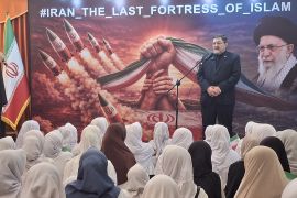 Kedubes Iran santuni 200 siswi Indonesia