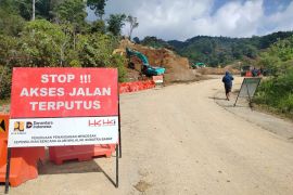 Ruas Sicincin-Malalak-Balingka ditutup saat arus mudik