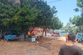 Kebakaran Hebat di Pesanggrahan Jaksel: 10 Rumah dan 2 Lapak Hangus Terbakar!