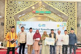 PLN UID Sulselrabar salurkan bantuan kepada 6.950 orang lewat Cahaya Berkah Ramadhan