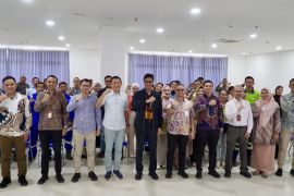 OJK Kepri beri edukasi waspada pinjol ilegal ke pekerja di kawasan industri Batam