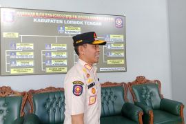 Bangun di area jalan, Dua Warga Lombok Tengah jalani sidang yustisi