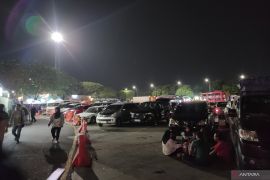 Kendaraan pemudik mulai padati "rest area" KM 57 Tol Cikampek