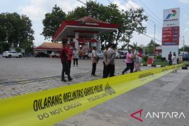 Polres Jember segel SPBU Tegalbesar diduga lakukan penyimpangan BBM