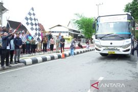 Pemkot Banjarmasin berangkatkan ratusan orang program mudik gratis