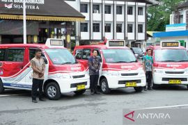 Pemkot Banjarmasin luncurkan angkutan umum Buy The Service