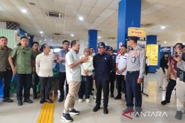 Menteri LH pantau program mudik minim sampah di Terminal Tirtonadi Solo